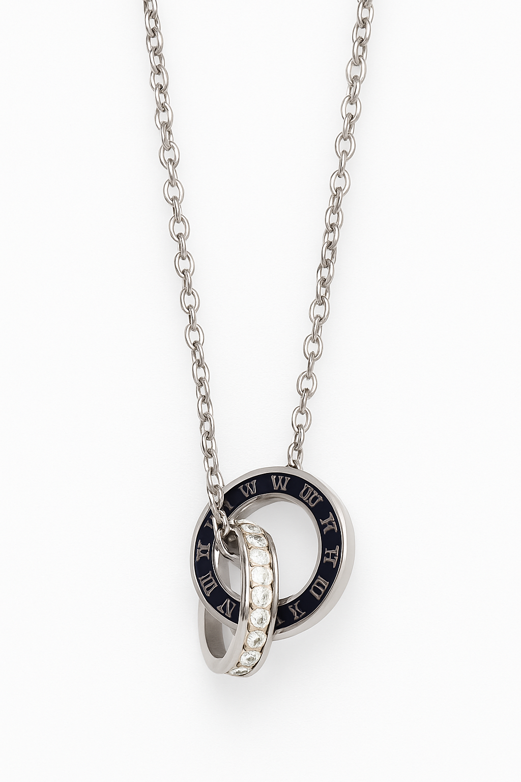 The silver Roman necklace