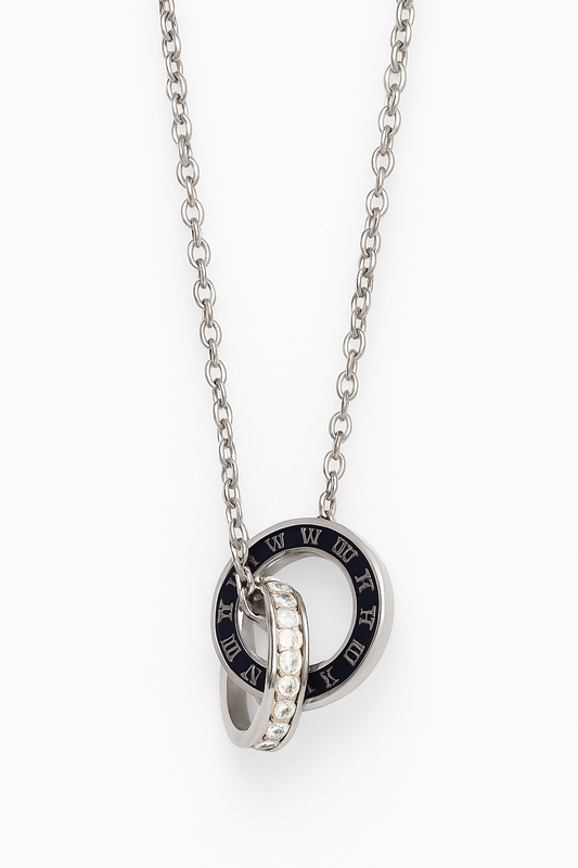 The silver Roman necklace